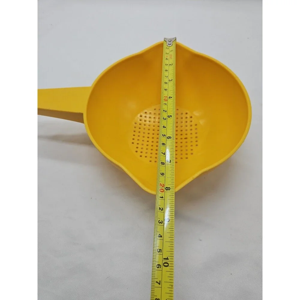 Tupperware Yellow 1 Quart Small Colander Strainer Double Pour Spout